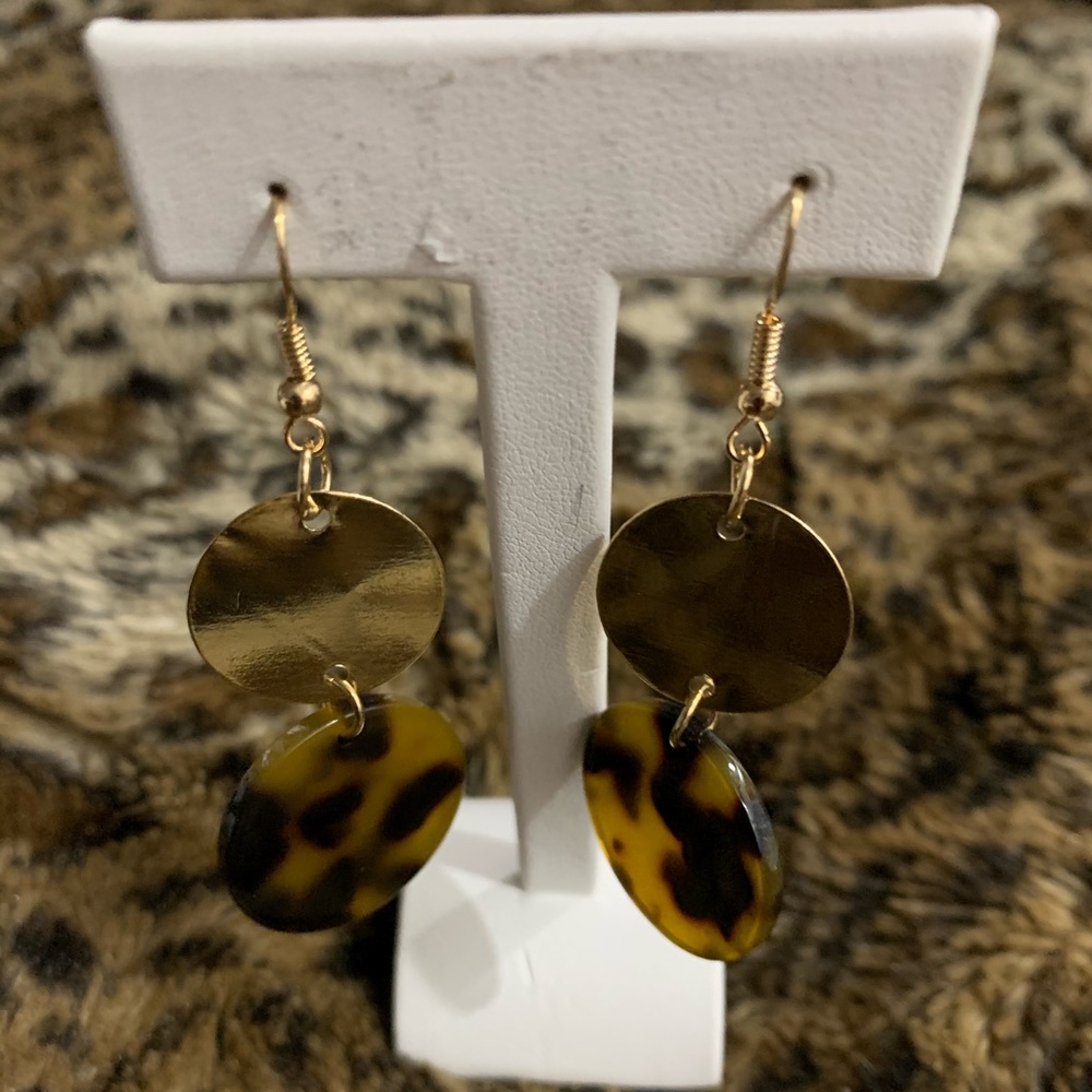 Tortoise and Gold Dangled Earrings